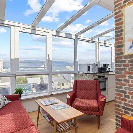 Dead Centre Penthouse *